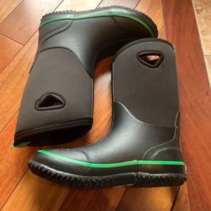 Storm by Cougar youth boots, black, green trim
